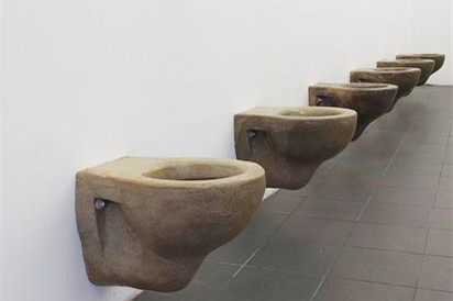 2012 Daniel Dewar &Grégory Gicquel 《石头厕所1,2,3,4,5号》.jpg